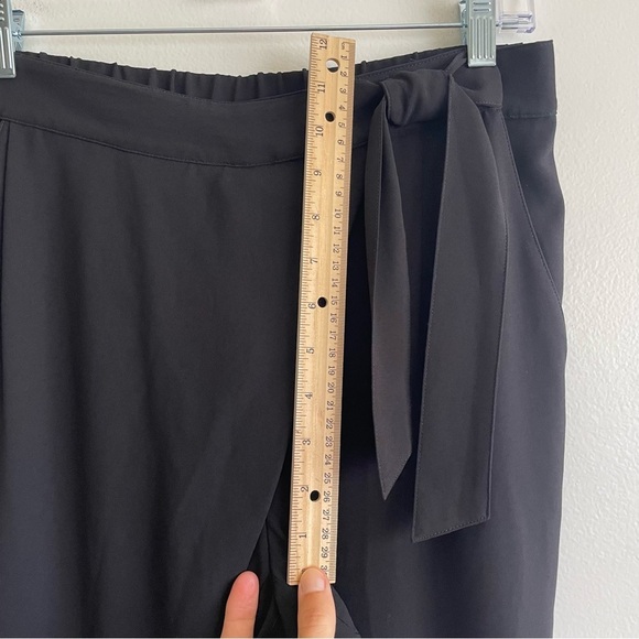 St. John crepe tie wrap bow crepe pants pull on black size 2 office luxury solid - Picture 8 of 13